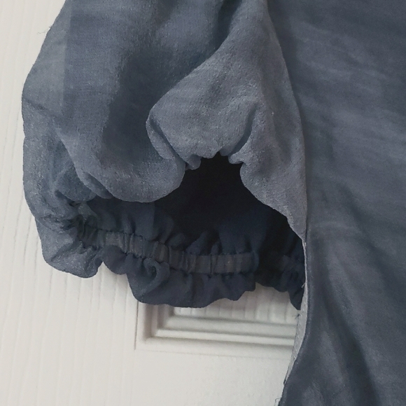 BCBGMAXAZRIA silk blouse - Picture 4 of 9